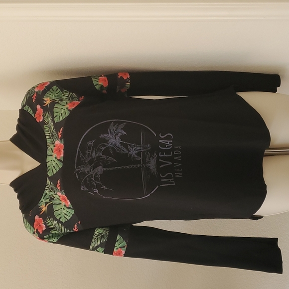 Tops - Las Vegas Long Sleeve T-Shirt Hoodie